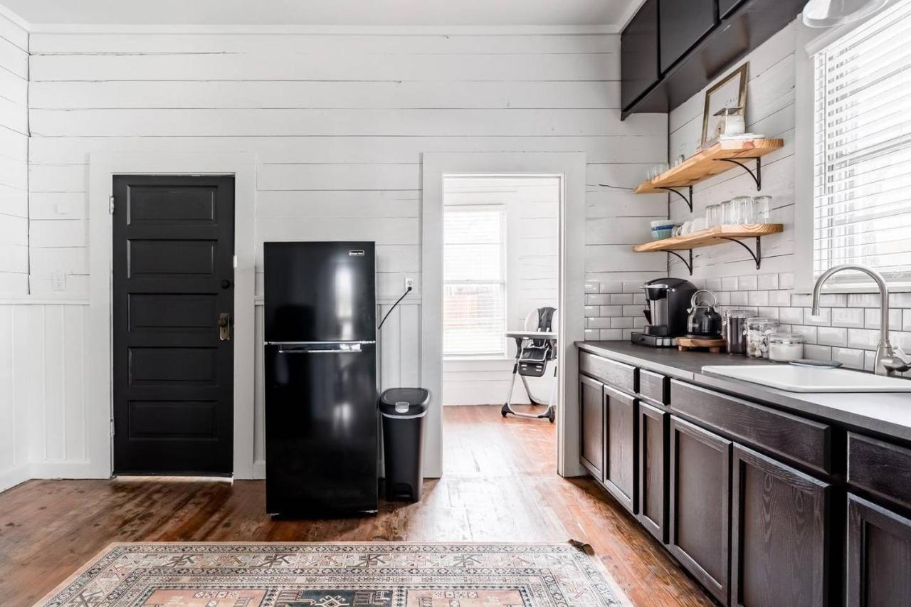 Restored 1930S Uptown Bungalow 2 Min. To Magnolia Waco Bagian luar foto