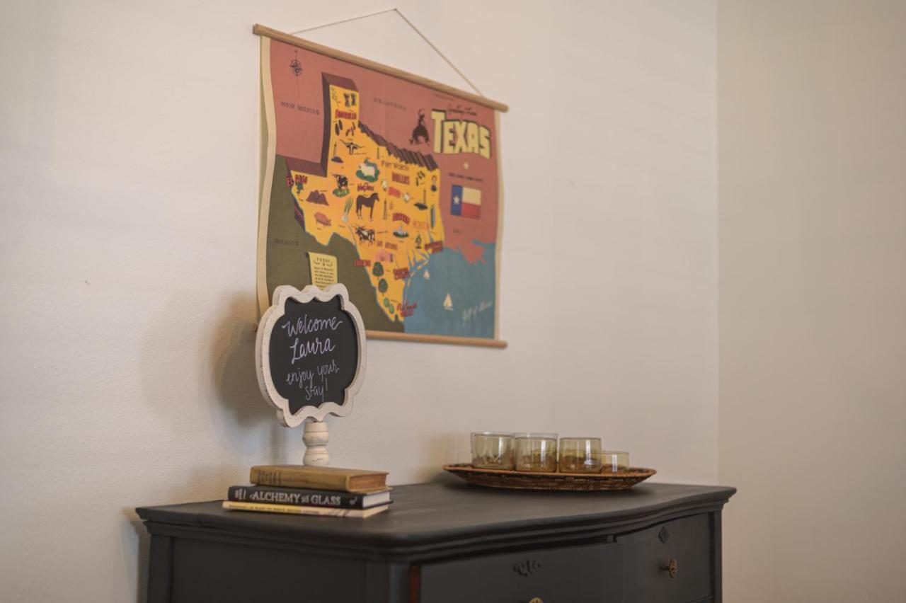 Restored 1930S Uptown Bungalow 2 Min. To Magnolia Waco Bagian luar foto
