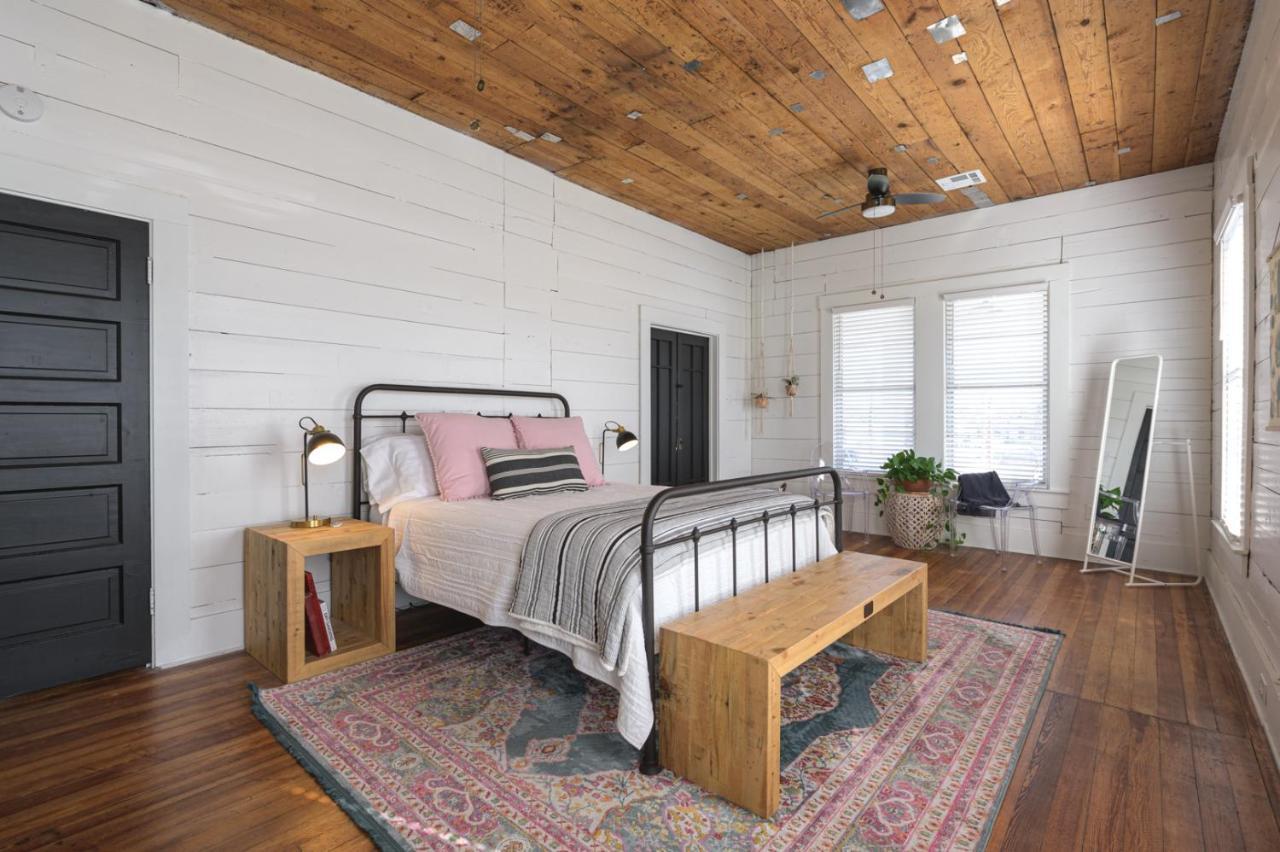 Restored 1930S Uptown Bungalow 2 Min. To Magnolia Waco Bagian luar foto