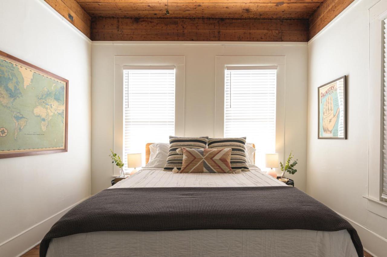 Restored 1930S Uptown Bungalow 2 Min. To Magnolia Waco Bagian luar foto