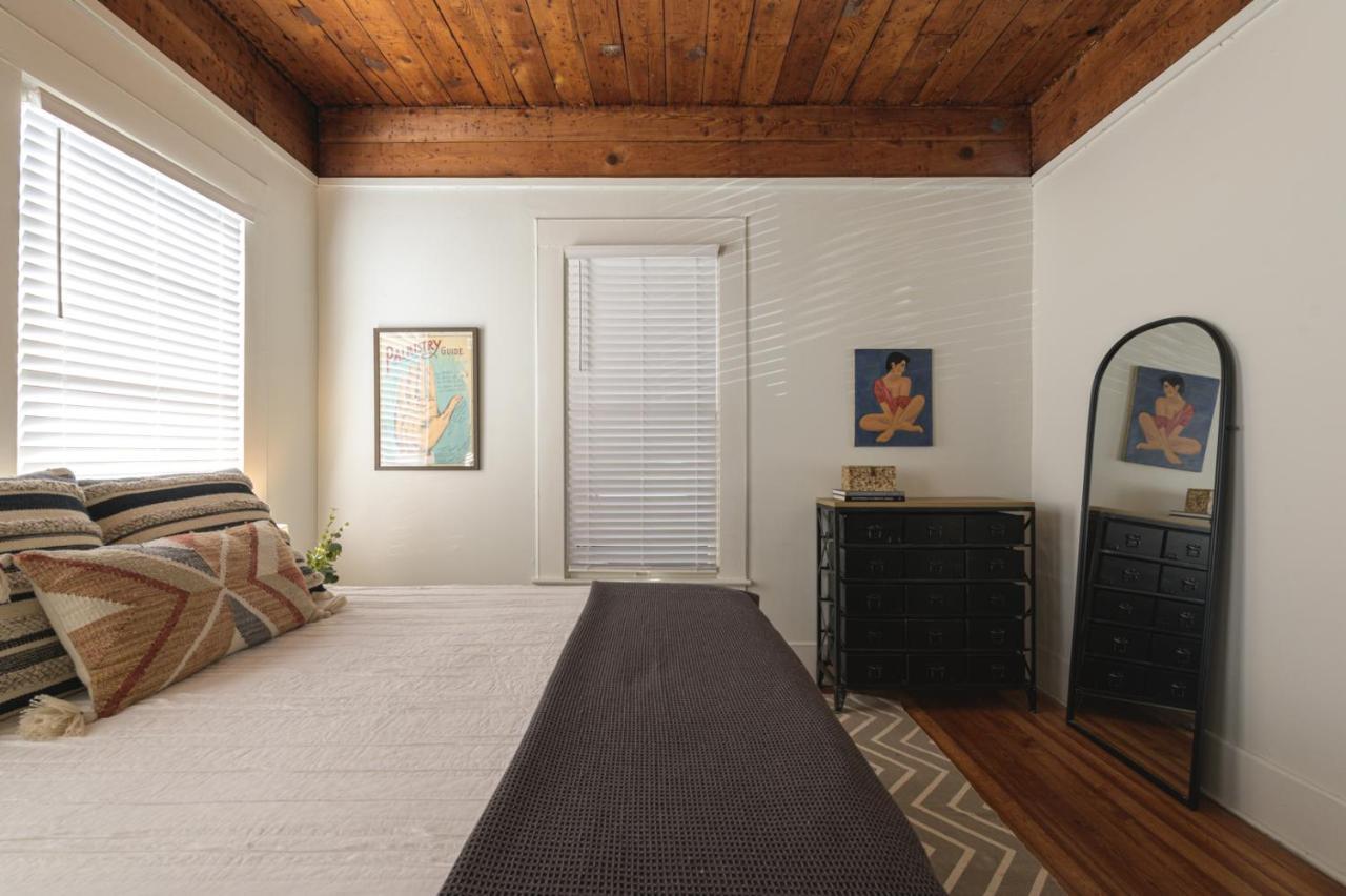 Restored 1930S Uptown Bungalow 2 Min. To Magnolia Waco Bagian luar foto